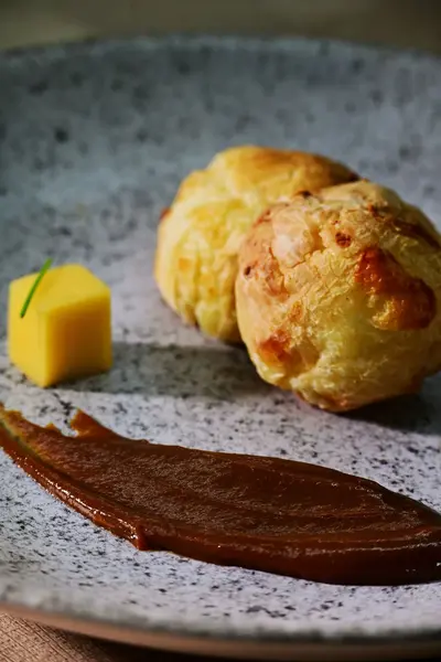 Fromage de la semaine: tomme de brebis au piment d'espelette! Fromage de la semaine: tomme de brebis au piment d'espelette!